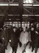Vizita de lucru a lui Nicolae Ceauşescu, secretar general al P.C.R., preşedintele Consiliului de Stat al R.S.R la Uzina de piese auto Sibiu.      (5 ianuarie 1971).