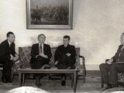 Primirea la Nicolae Ceauşescu a secretarului general al Partidului Comunist din Australia, Laurie Aarons. Aprilie 1971. (17 aprilie 1971).