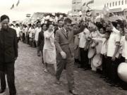 Vizita oficială a delegaţiei de partid şi guvernamentale condusă de Nicolae Ceauşescu în Republica Democrată Vietnam – primirea entuziastă de la aeroport.( iunie 1971).