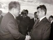 Vizita oficială a delegaţiei de partid şi guvernamentale condusă de Nicolae Ceauşescu în Republica Democrată Coreeană – primirea la aeroport. ( iunie 1971).