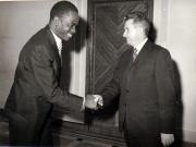 Primirea la C.C. al P.C.R. a unei delegaţii a Partidului Democrat din Guineea condusă de Toure Mahamed Lamine, membru al C.C. al acestui partid, ministrul minelor, industriei şi energiei. (octombrie 1971).