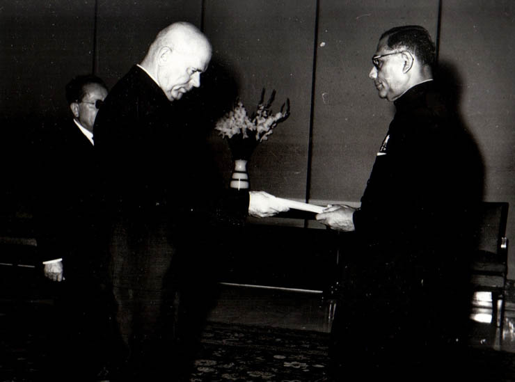 Prezentarea scrisorilor de acreditate de către ambasadorul Ceylonului în Republica Socialistă România 