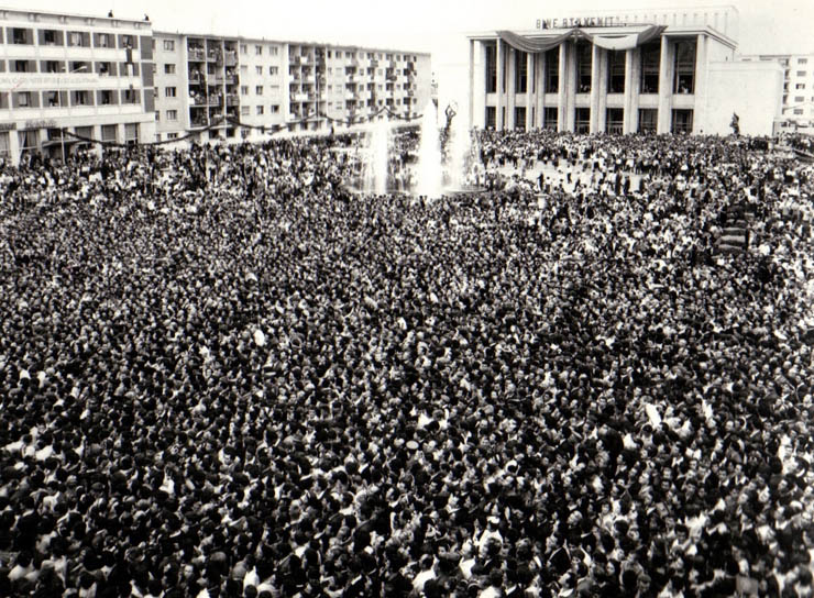 Aspect din timpul vizitei conducătorilor de partid şi de stat în regiunea Bacău (Bacău)