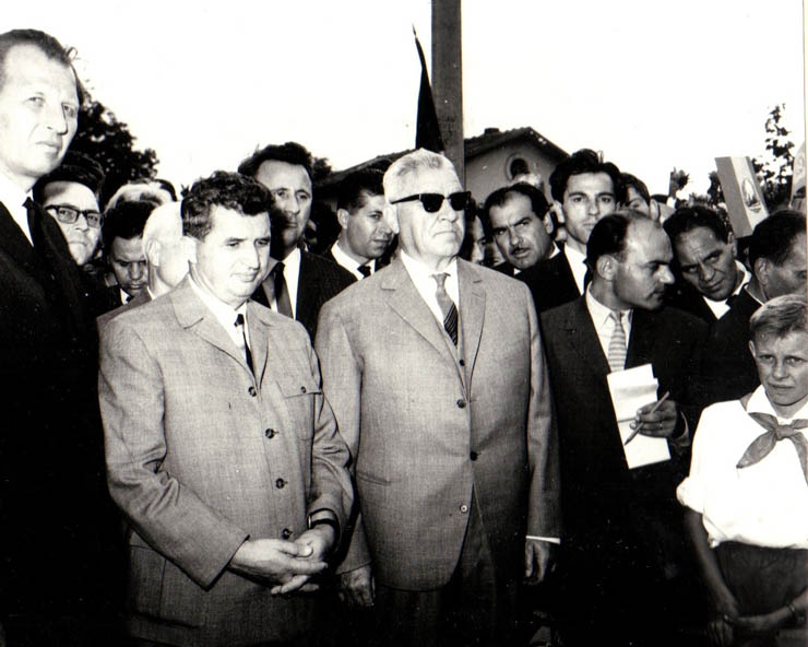 Aspect din timpul vizitei conducătorilor de partid şi de stat în regiunea Bacău (Bacău)