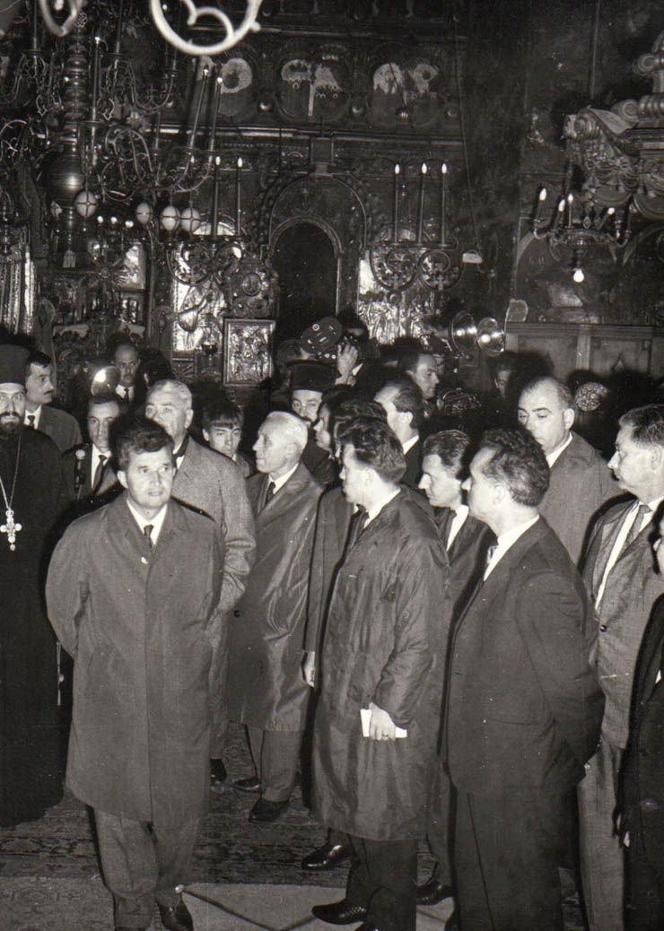 Conducătorii de partid şi de stat la Mânăstirea Neamţ, cu prilejul vizitei în regiunea Bacău 