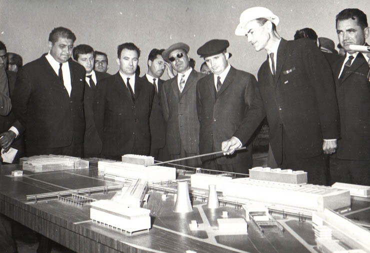 Aspect din timpul vizitei conducătorilor de partid şi de stat în regiunea Galaţi (Combinatul Siderurgic Galaţi)