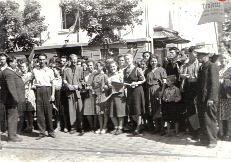 Întâmpinarea Armatei Roşii (Colentina). Apostol, Moraru, Postanschi.