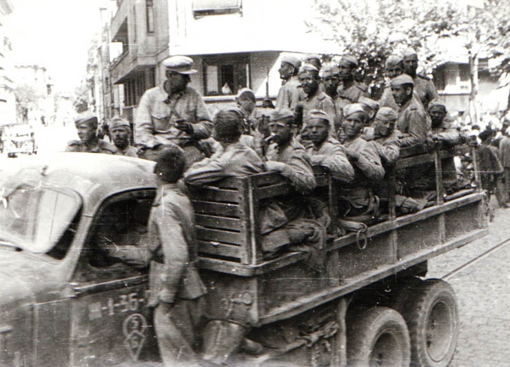  Intrarea Armatei Sovietice în Bucureşti.Bulevardul Carol.