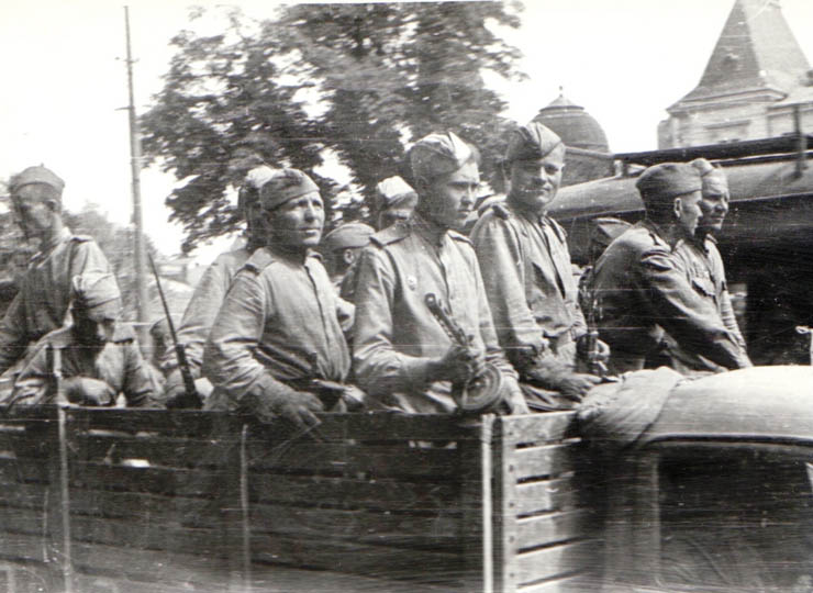  Intrarea Armatei Sovietice în Bucureşti.Bulevardul Carol.