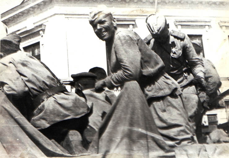 Întâlnirea cu Armata Roşie în Bucureşti (Colentina).