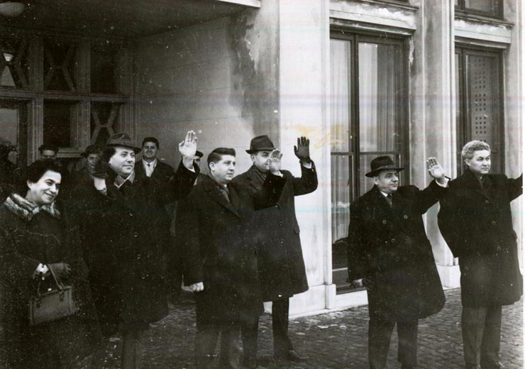 Plecarea delegaţiei P.C.R. care va participa la lucrările Congresului al XVIII-lea al P.C. Francez. (3 I 1967)