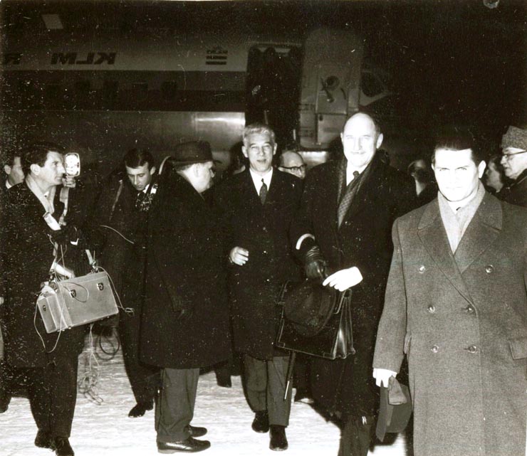 Aspect de la sosirea în Capitală a ministrului afacerilor externe al Olandei, Joseph Luns. (11 I 1967)