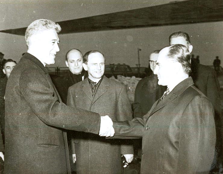 Plecarea ministrului afacerilor externe al R.S. România, Corneliu Mănescu, în Republica Federală Germania, unde va face o vizită la invitaţia lui Willy Brandt, ministru al afacerilor externe. (30 I 1967)