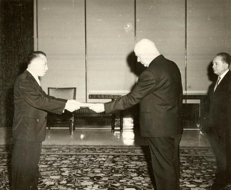 Prezentarea scrisorilor de acreditare de către Kim The Hi, ambasadorul Republicii Populare Democrate Coreene la Bucureşti. (1 II 1967)