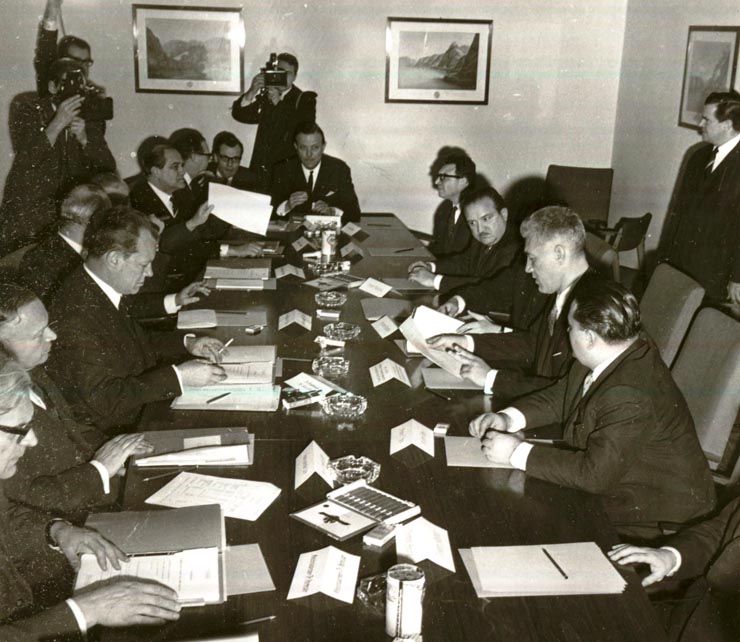 Aspect din timpul vizitei oficiale făcute de Corneliu Mănescu, ministrul afacerilor externe al R.S. România în R.F. Germania. (30 I - 3 II 1967)