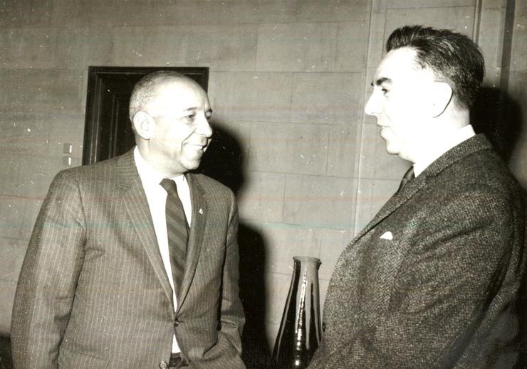 Aspect de la sosirea directorului general al Institutului Naţiunilor Unite pentru cercetări în domeniul formării cadrelor G. D’Arboussier. (12 III 1967)
