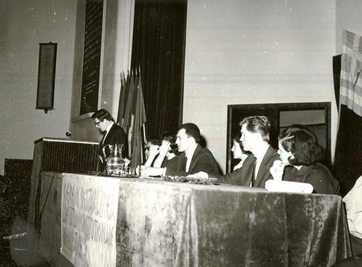 Adunare de protest a Asociaţiei Emigranţilor Greci din România în legătură cu lovitura de stat militară din Grecia. (26 IV 1967)