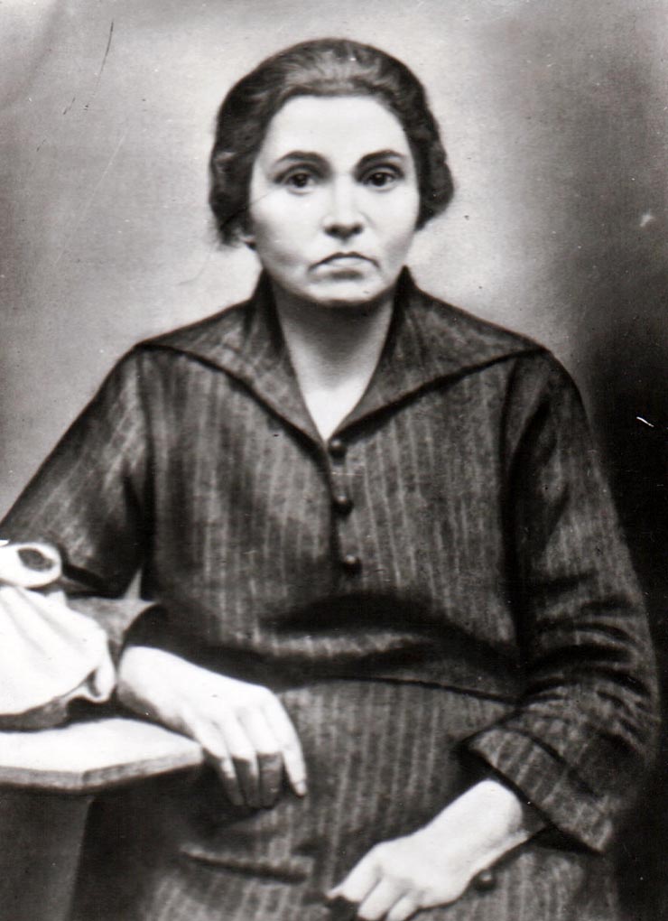 Portret, reprezentând pe Anica Gheorghiu, mama lui Gheorghe Gheorghiu-Dej (1920).