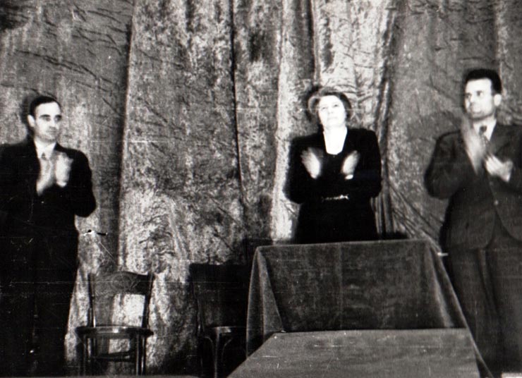 Gheorghe Gheorghiu-Dej, Ana Pauker şi Chivu Stoica în prezidiul Adunării festive de la Opera Română, cu prilejul zilei de 7 noiembrie 1944 (1944 noiembrie 7).