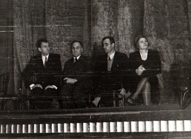 Gheorghe Gheorghiu-Dej, Lucreţiu Pătrăşcanu şi Ana Pauker în prezidiul Adunării festive de la Opera Română, cu prilejul zilei de 7 noiembrie 1944 (1944 noiembrie 7).