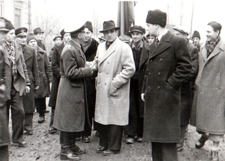Gheorghe Gheorghiu-Dej atrage atenţia comandantului garnizoanei militare din Valea Jiului că se vor lua măsuri împotriva lui pentru că a maltratat pe muncitorii mineri (Petroşani) (1944 noiembrie 23).