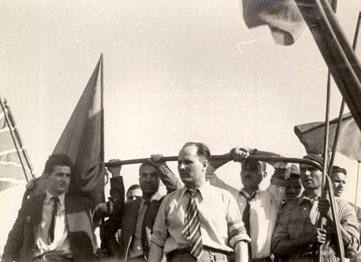Aspect de la mitingul organizat în Capitală cu prilejul întâmpinării unor unităţi ale armatei sovietice aflate în trecere spre frontul antihitlerist.  (30.08.1944)