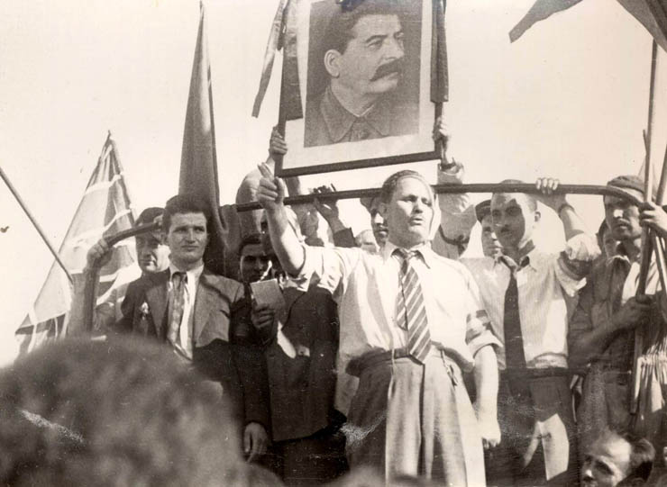 Aspect de la mitingul organizat în Capitală cu prilejul întâmpinării unor unităţi ale armatei sovietice aflate în trecere spre frontul antihitlerist. (30.08.1944)