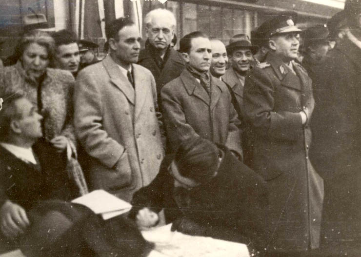 Bucureşti, martie 1945. Aspecte de la mitingul organizat cu prilejul reinstalării administraţiei române în Nordul Transilvaniei. (martie 1945)