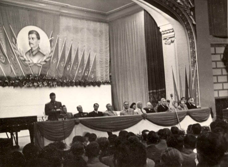 Adunarea festivă din Bucureşti, sala Ateneului, cu ocazia zilei de 9 Mai, Ziua Independenţei Naţionale şi a victoriei împotriva fascismului. 9 mai 1950. (9 mai 1950)