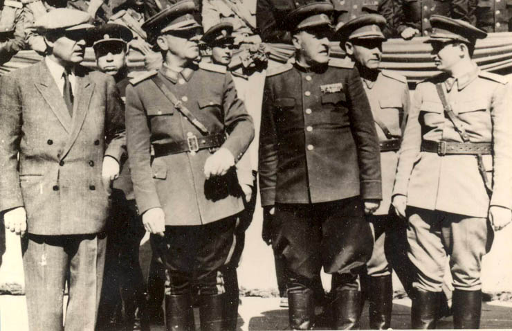 Aspecte din timpul participării la aplicaţia tactică din toamna anului 1950. Oltenia. (1950)