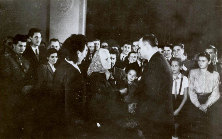 Bucureşti, 8 noiembrie 1951. Festivitatea organizată cu prilejul aniversării a 50 de ani de la naşterea lui Gheorghe Gheorghiu-Dej. (8 nov. 1951)