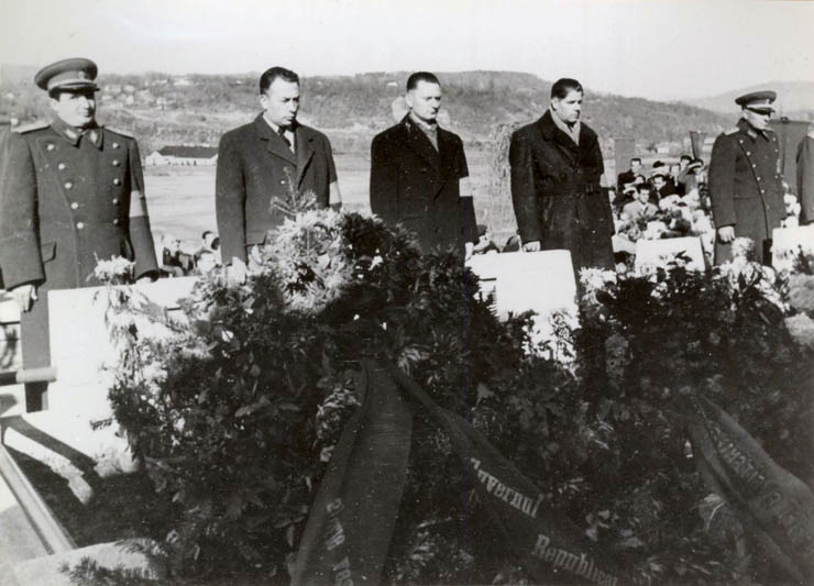 Doftana, 9 noiembrie 1952. Adunarea solemnă în memoria comuniştilor şi antifasciştilor căzuţi sub zidurile închisorii în noaptea de 9/10 noiembrie 1940. (9 nov. 1952)