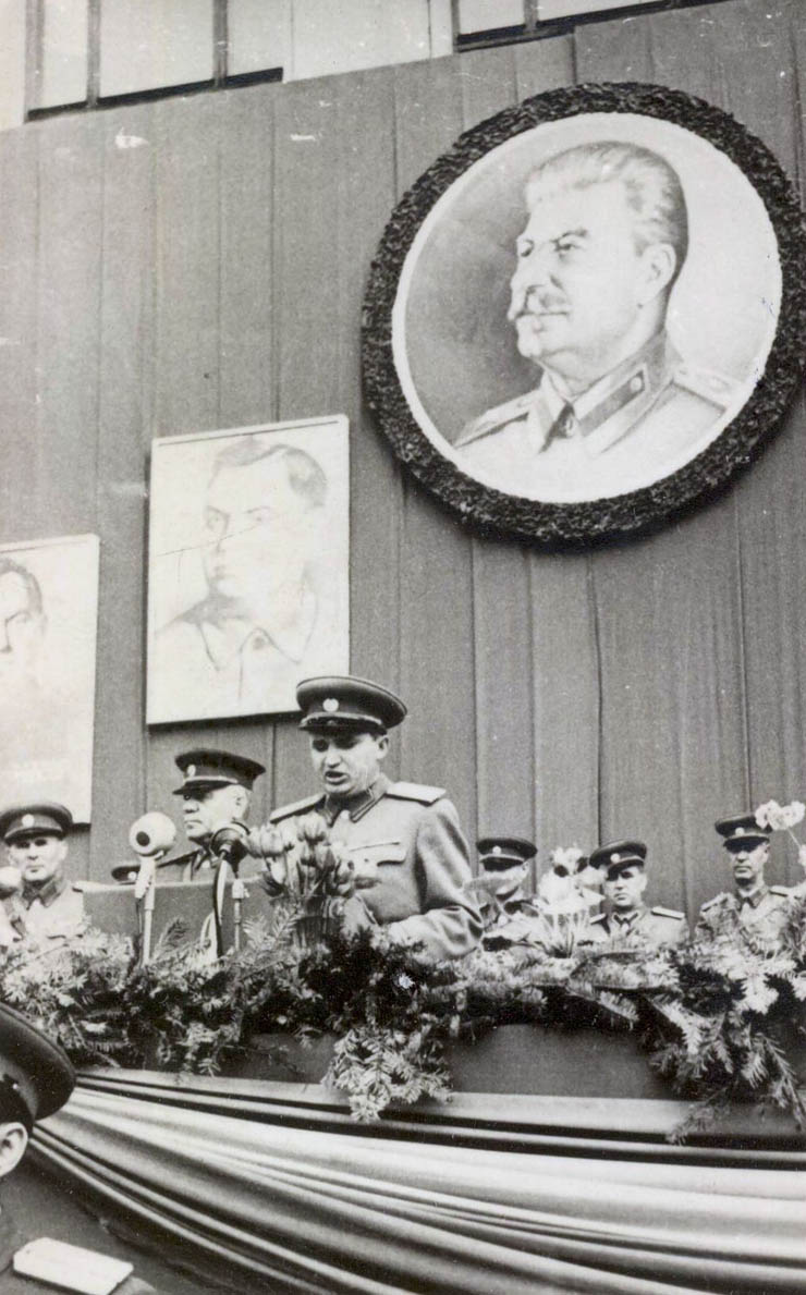 29 aprilie 1953. Înmânarea drapelului de luptă Academiei Militare Generale. (1953)