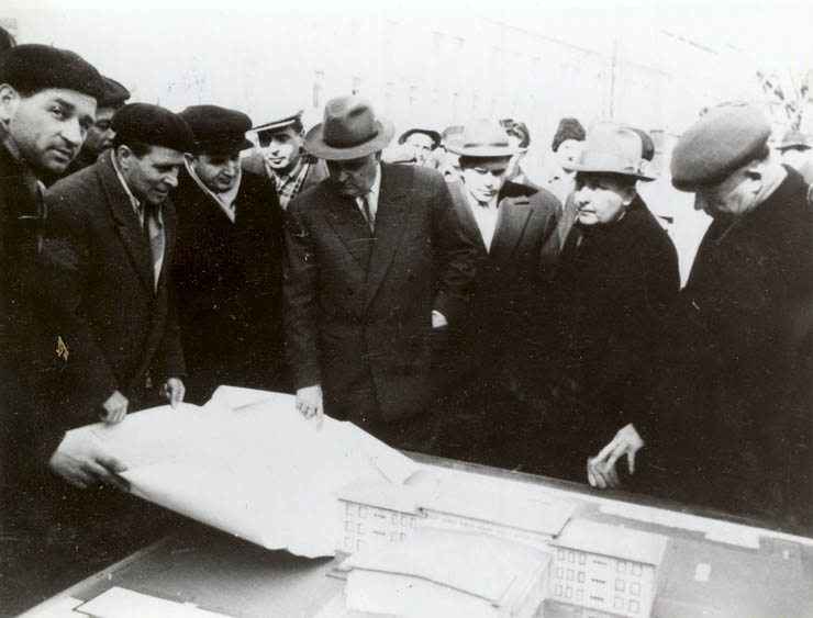 Cluj, martie 1960. Vizitarea oraşului şi a unor întreprinderi din localitate cu prilejul participării la lucrările Conferinţei regionale de partid. (martie 1960)