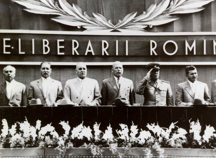 Bucureşti – Piaţa Aviatorilor. Aspect de la tribuna oficială cu prilejul sărbătoririi Zilei de 23 August 1960. (23 august 1960)