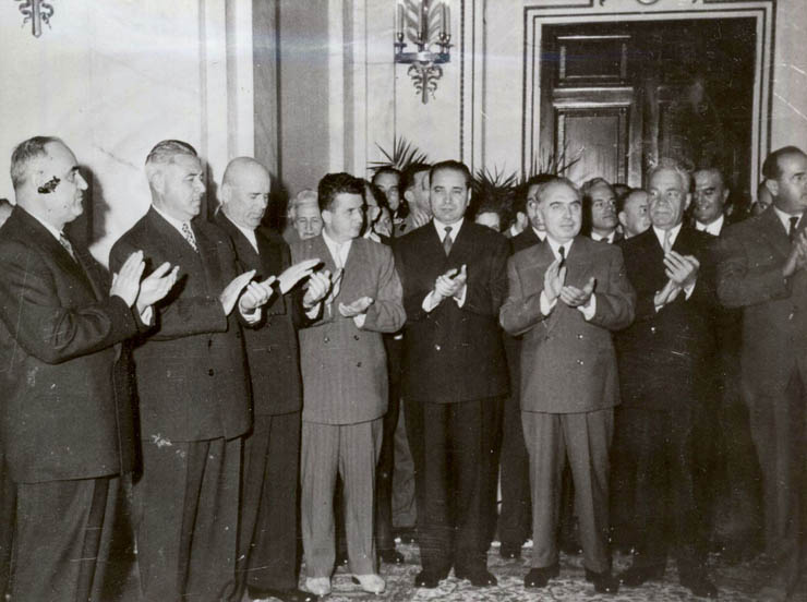 Bucureşti, Palatul Republicii, 8 mai 1961. Solemnitatea înmânării unor distincţii cu prilejul aniversării a 40 de ani de la crearea P.C.R. (8 mai 1961)