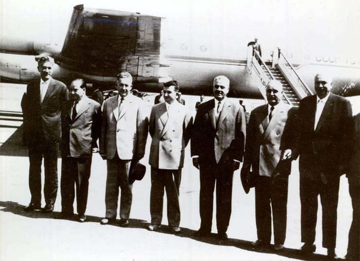 Nicolae Ceauşescu pe aeroportul Băneasa la întoarcerea după vizita oficială efectuată în U.R.S.S. August 1961. (august 1961)