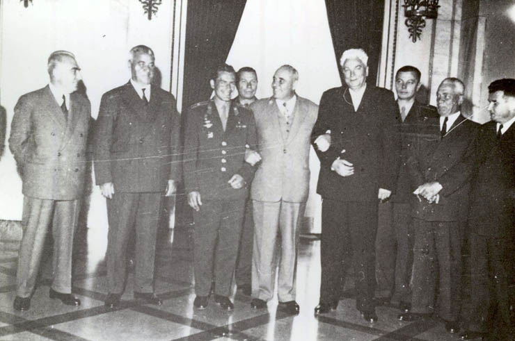 Octombrie 1961. Primirea la Bucureşti a cosmonautului sovietic, maiorul Gherman Titov. (oct. 1961)