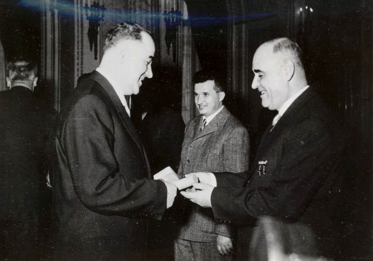 Bucureşti, 5 martie 1962. Înmânarea de ordine şi medalii cu prilejul încheierii cooperativizării agriculturii. (5 martie 1962