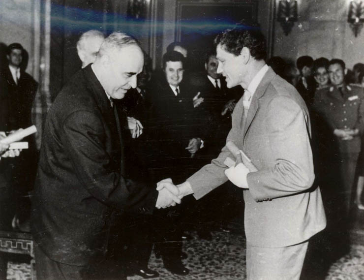 Bucureşti, Piaţa Aviatorilor, 1 mai 1962. Aspect din timpul sărbătoririi Zilei internaţionale a muncii. (tribuna oficială) (1 mai 1962)