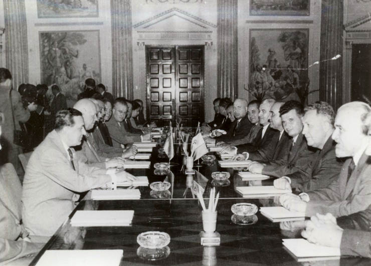 Bucureşti, iunie 1962. Aspect de la convorbirile oficiale dintre delegaţiile de partid şi guvernamentale ale României şi Uniunii Sovietice. (iunie 1962)