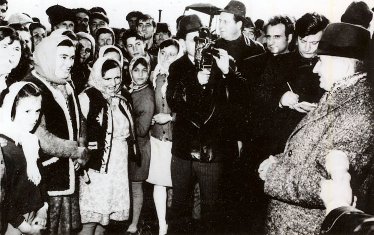 Nicolae Ceauşescu în vizita de lucru la C.A.P. Fundulea. (8 nov.1972)