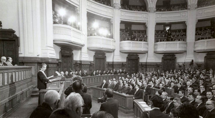 Aspecte de la alegerea primului preşedinte al R.S.R., Nicolae Ceauşescu, secretar general al P.C.R. (29 apr.1974)