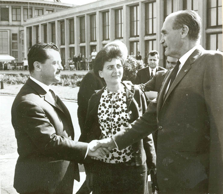 John Mc Ewen, vicepremierul Australiei, pe aeroportul Băneasa, la plecarea din ţara noastră. (19 mai 1967)