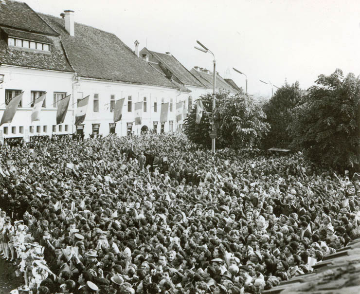 Aspecte din timpul vizitei conducătorilor de partid şi de stat în regiunea Braşov, oraşul Mediaş. (15-18 iunie 1967)