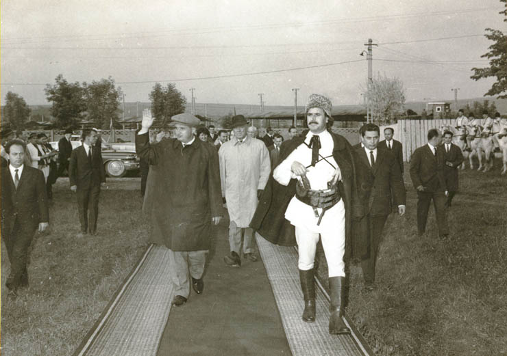 Aspecte din timpul vizitei conducătorilor de partid şi de stat în regiunea Braşov, Blaj. (15-18 iunie 1967)