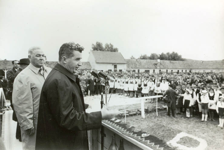 Aspecte din timpul vizitei conducătorilor de partid şi de stat în regiunea Braşov, la C.A.P. Moacşa. (15-18 iunie 1967)
