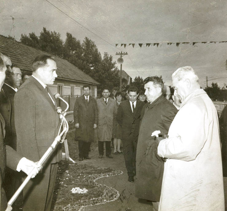 Aspecte din timpul vizitei conducătorilor de partid şi de stat în regiunea Braşov, la C.A.P. Moacşa. (15-18 iunie 1967)