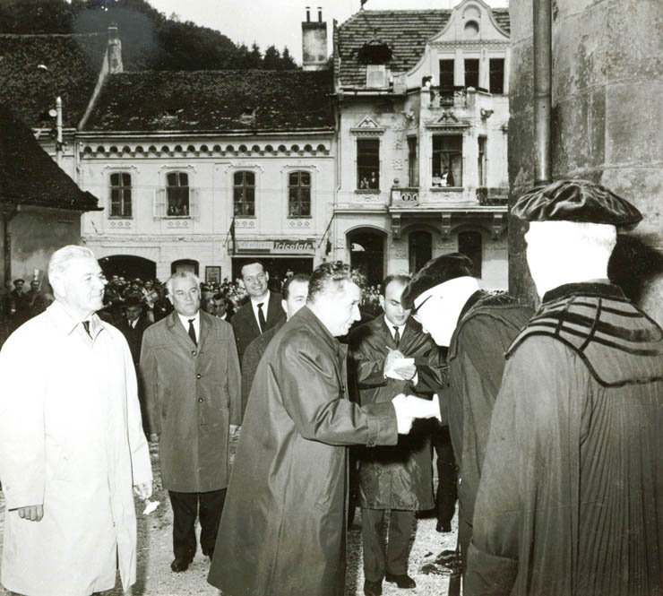 Aspecte din timpul vizitei conducătorilor de partid şi de stat în regiunea Braşov, localitatea Scheii Braşovului. (15-18 iunie 1967)