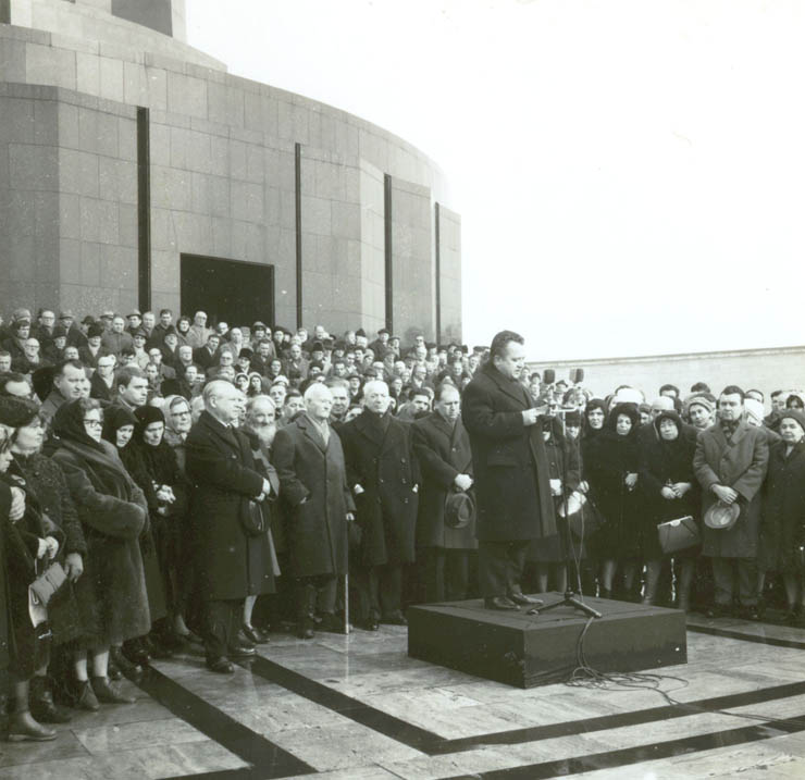Funeraliile lui Ion Gh. Olteanu (Iancu), vechi militant al mişcării muncitoreşti din România. (17 ianuarie 1968)